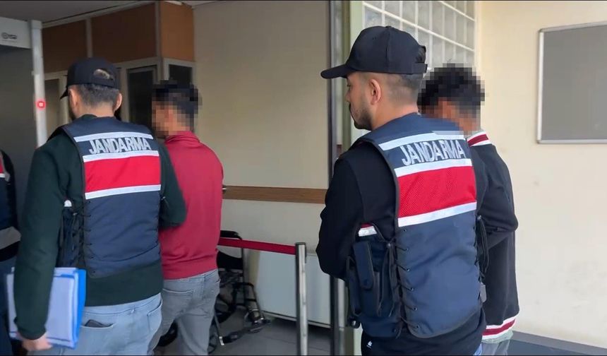 Aydın'da yakalanan 5 DEAŞ şüphelisi adliyede