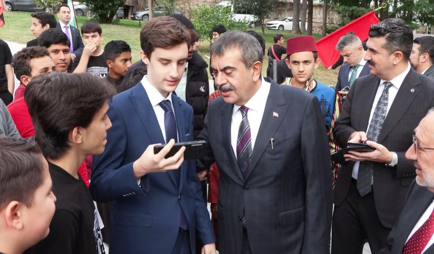 Bakan Tekin: İmam Hatip okulları dünyada marka haline gelmesi gereken bir uygulama