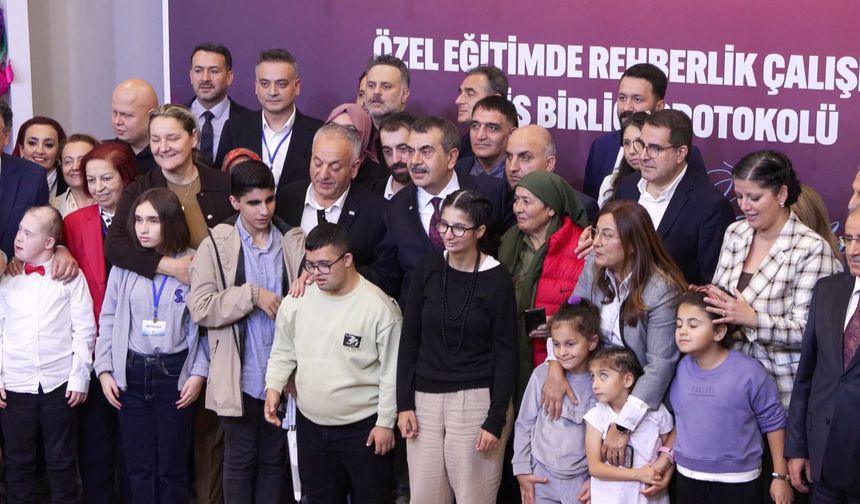 Bakan Tekin: Özel rehabilitasyon merkezlerinde eğitim desteği verdiğimiz yaklaşık 600 bin özel eğitim öğrenci