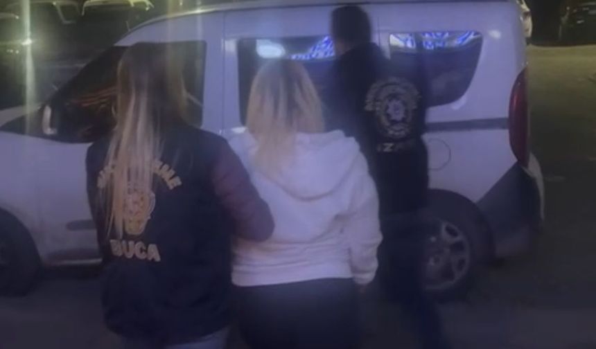 İzmir'de 76 bin 838 adet sentetik ecza hapı ele geçirildi