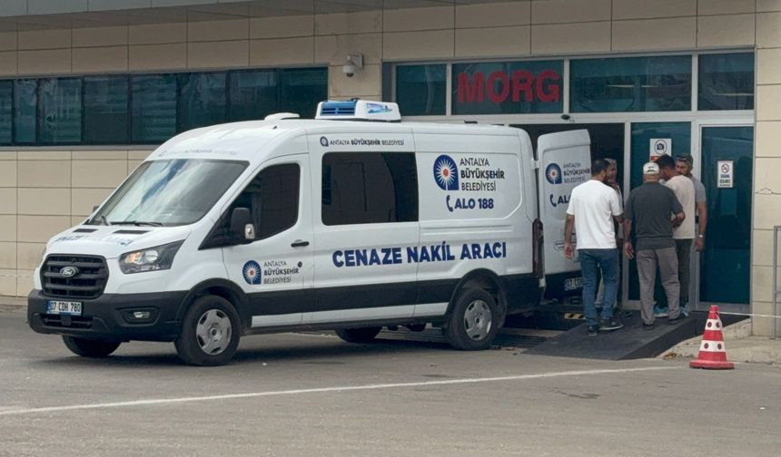 Kaza geçiren hemşirenin kalp masajıyla hayatta tutmak istediği teyzesi kurtarılamadı