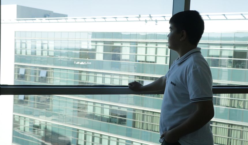 Lösemiyi yenen 13 yaşındaki Alperen: Hastalık süresinde ailenin önemini anladım