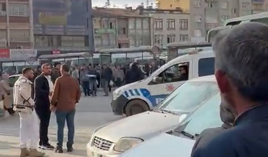 Restoranda başlayan kavga sokağa taştı; olay kamerada