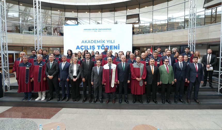 RTÜK Başkanı Şahin, Ankara Bilim Üniversitesi'nde akademik yıl açılış dersi verdi