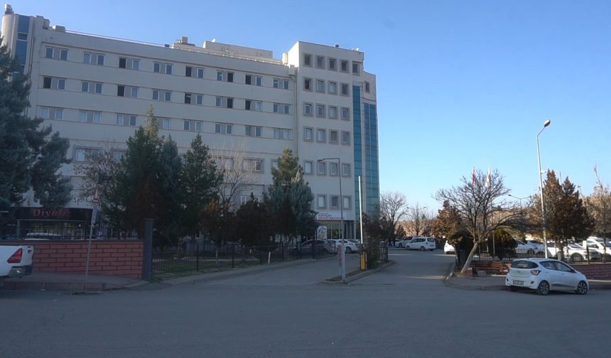 Siirt'te eşi ile amcasını öldürüp, 3 akrabasını yaraladı