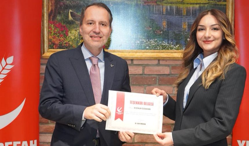 Yeniden Refah’ın Genç Yüzü Ecenur Özdemir Beyoğlu’nda Parlıyor