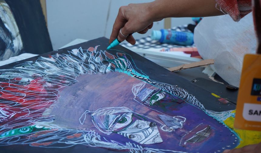 120 resmin bulunduğu dosyayı kaybeden İranlı sanatçı: Onlar çocuklarım gibiydi