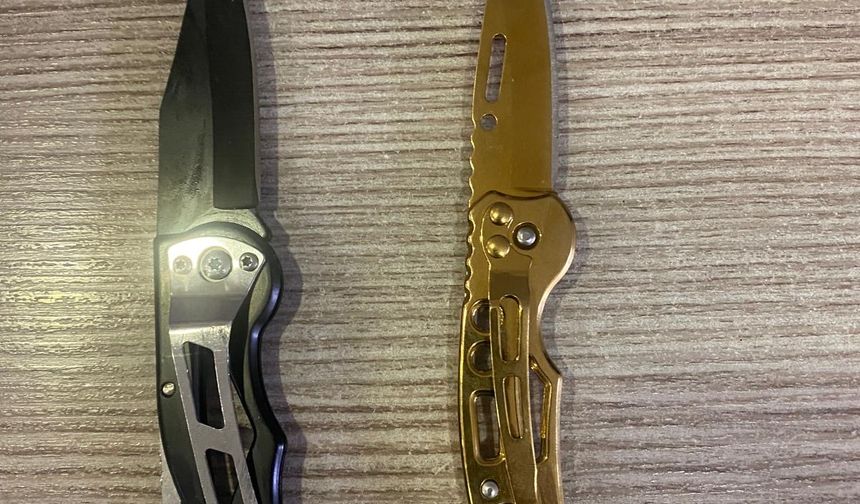 Beşiktaş'ta 'dur' ihtarına uymayan ehliyetsiz motosiklet sürücüsü polis aracına çarptı