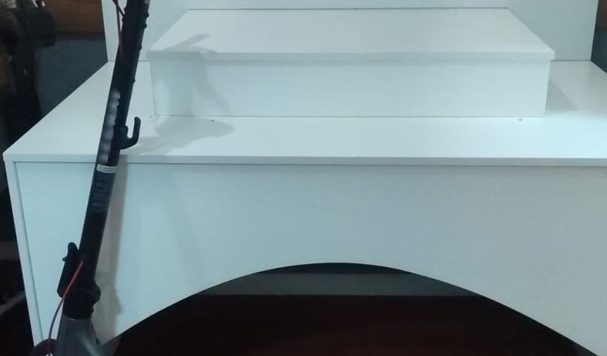 Beyoğlu'nda skuter hırsızlığı kamerada