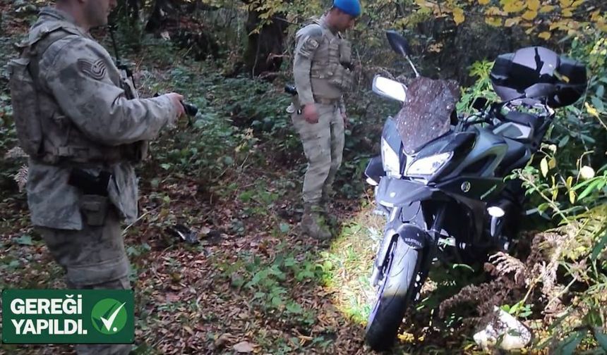 Dükkana giren motosikletli saldırganın berbere ateş ettiği anlar kamerada (3)