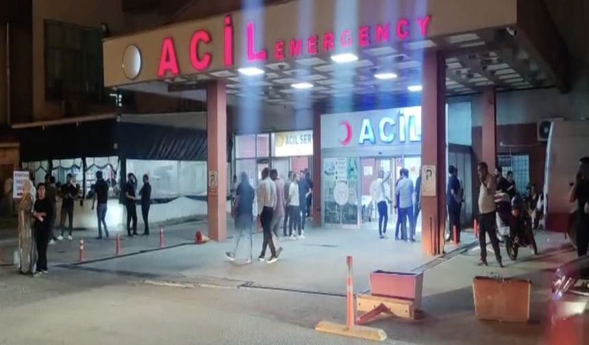 Evinde, tartıştığı kişiyi baltayla öldürdü