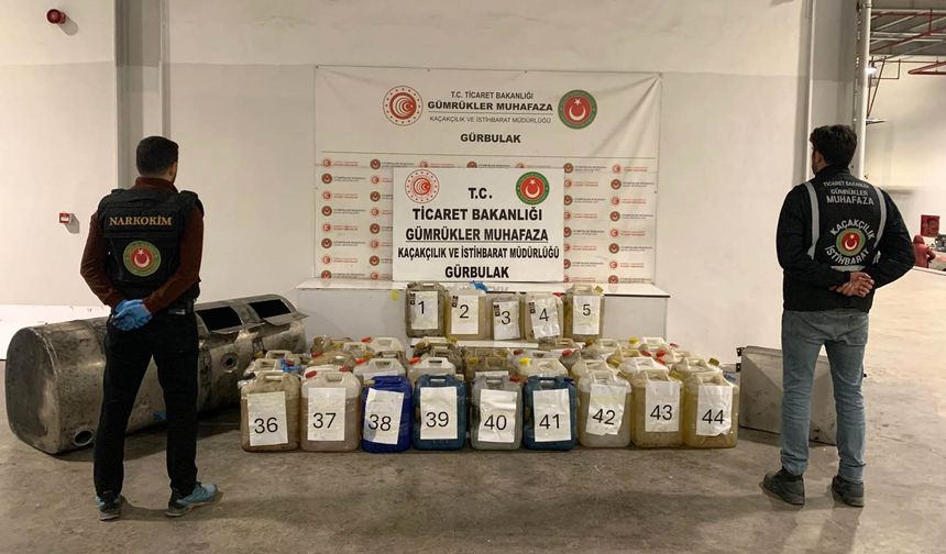 Gürbulak Gümrük Kapısı'nda 721 kilo sıvı metamfetamin ele geçirildi