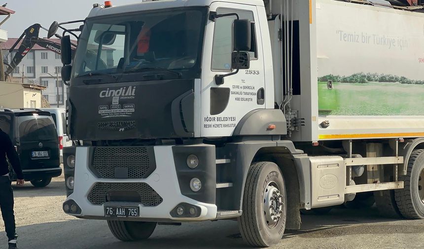 Iğdır'da çöp kamyonunun çarptığı 5 çocuk annesi öldü