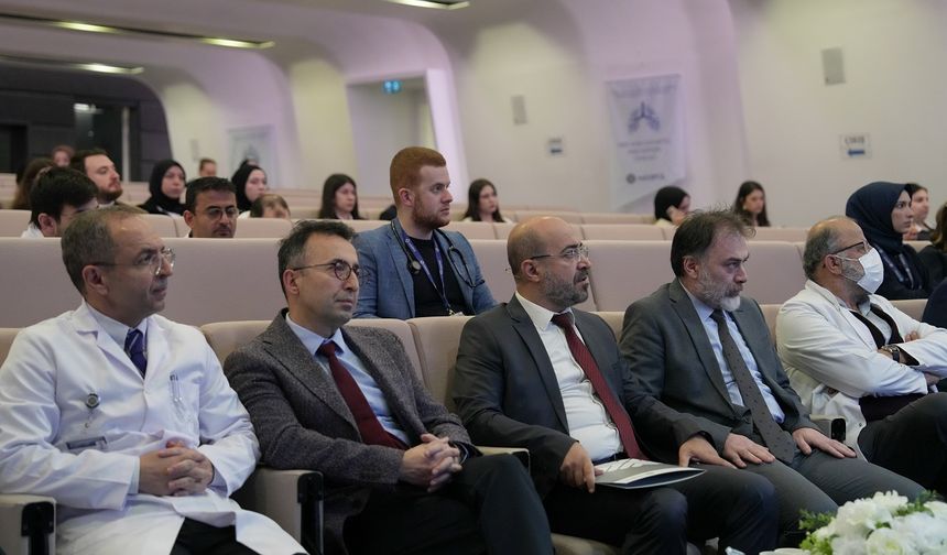 Medipol'de akciğer kanserine karşı farkındalık paneli düzenlendi