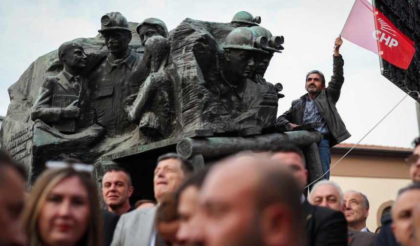 Özgür Özel: Mansur Yavaş'ı da tartıştırmak üzerine yaptıkları bir hamledir