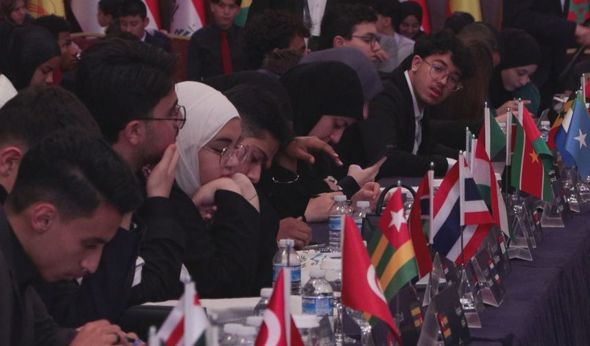 Şişli'de Model İslam İşbirliği Teşkilatı Liseler Zirvesi düzenlendi