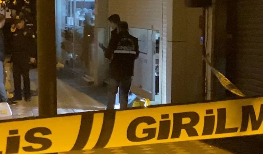 Zeytinburnu'nda iş yerindeki tartışma silahlı çatışmaya dönüştü: 2 ölü, 1 yaralı