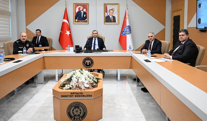 Bakan Yerlikaya: 17 ilde düzenlenen uyuşturucu operasyonunda 458 şüpheli gözaltına alındı