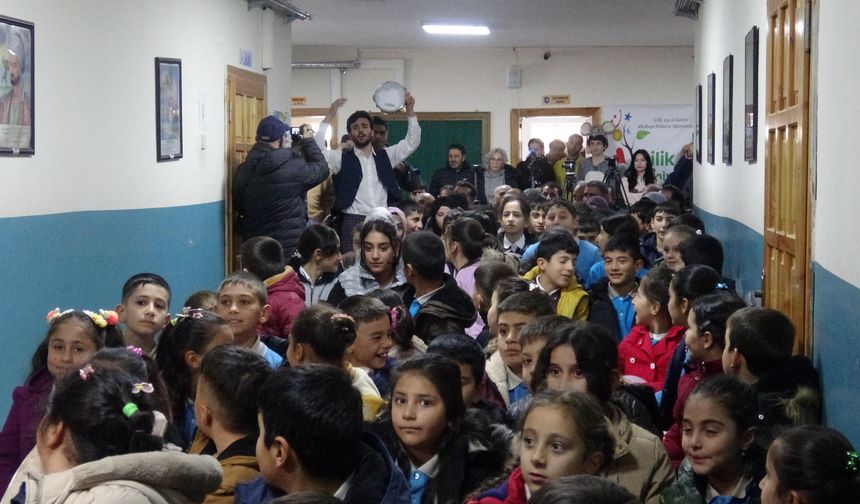 Erzurum Devlet Tiyatrosu, kırsaldaki öğrencileri tiyatroyla buluşturdu