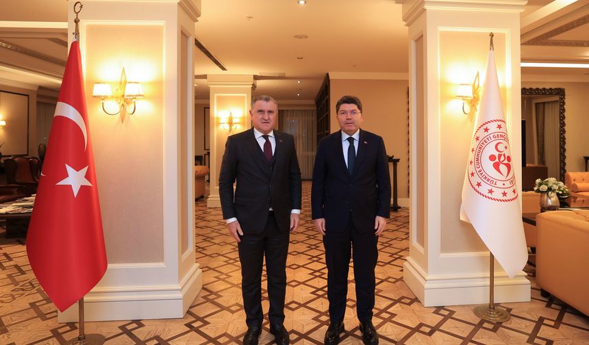 Gençlik ve Spor Bakanı Bak ile Adalet Bakanı Tunç bir araya geldi