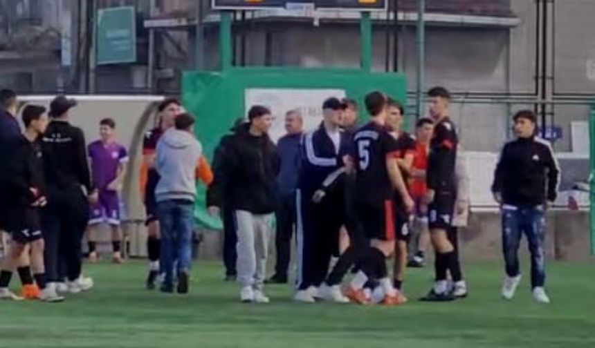 Liseler arası futbol turnuvasında öğretmen darbedildi; 2 öğrenciye gözaltı