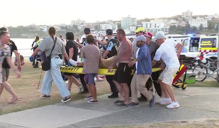 Avustralya'da plajda silahlı saldırı: 9 kişi öldü, çok sayıda yaralı var