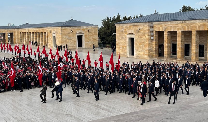 Anıtkabir'i 8 milyon 242 bin 170 kişi ziyaret etti