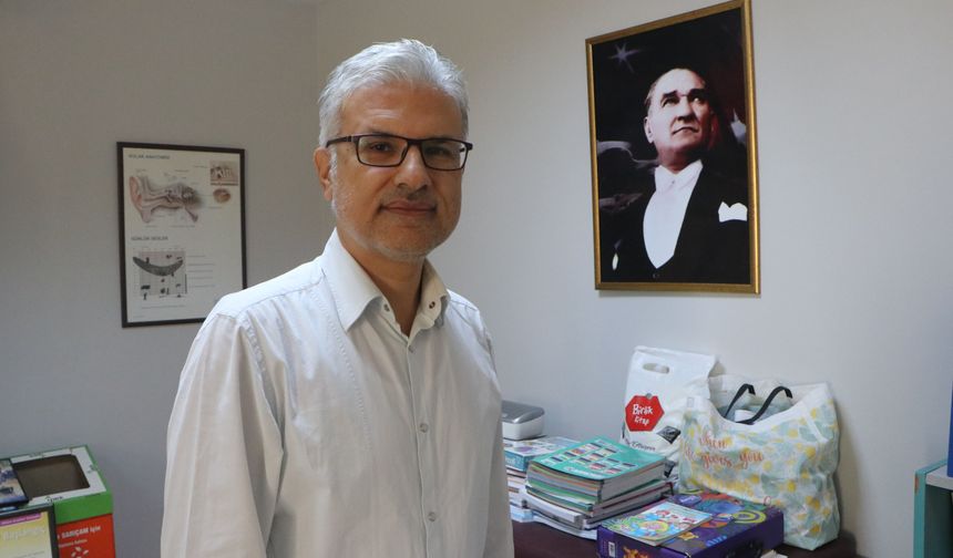 Anne ve babası gibi doğuştan işitme kaybıyla doğan Azra, erken tanı ve tedaviyle bu engeli aştı