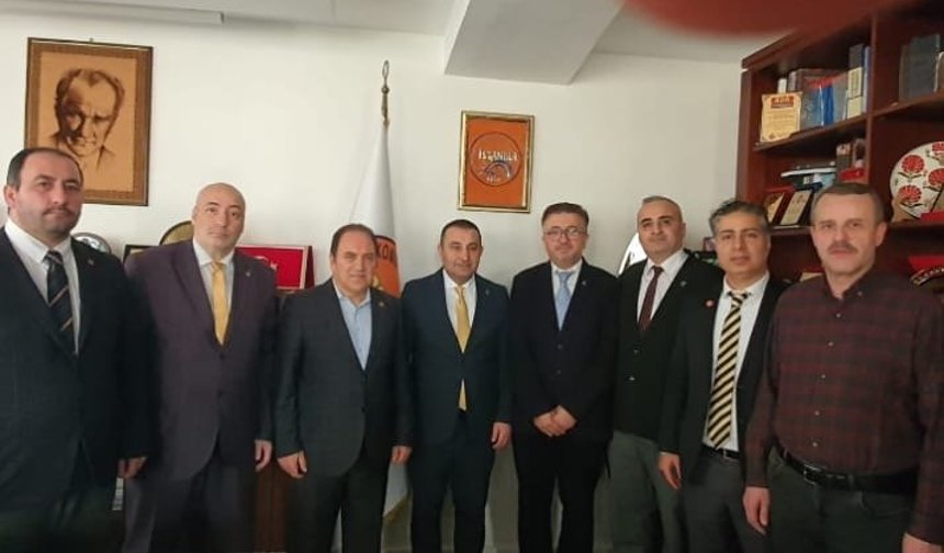 Yeniden Refah İstanbul İl Başkanı Özata’dan Emlakçılar Odası’na Ziyaret