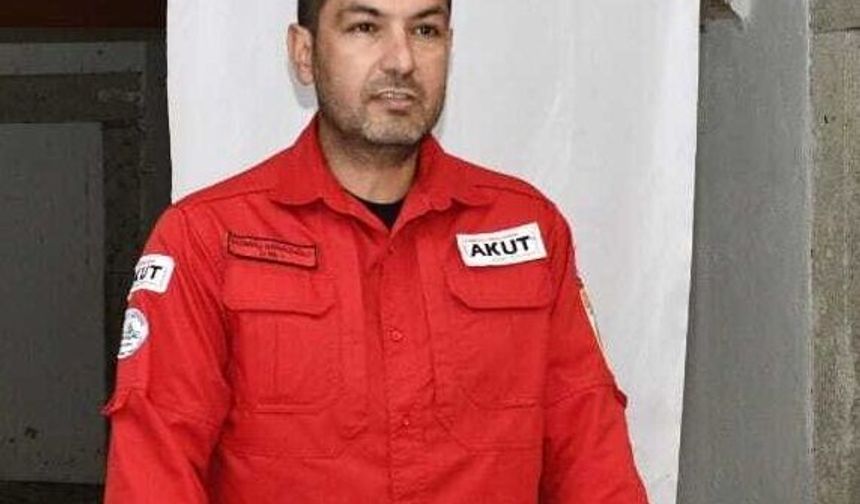 Aydın'da suya gömülen minibüsteki 20 yolcu kurtarıldı