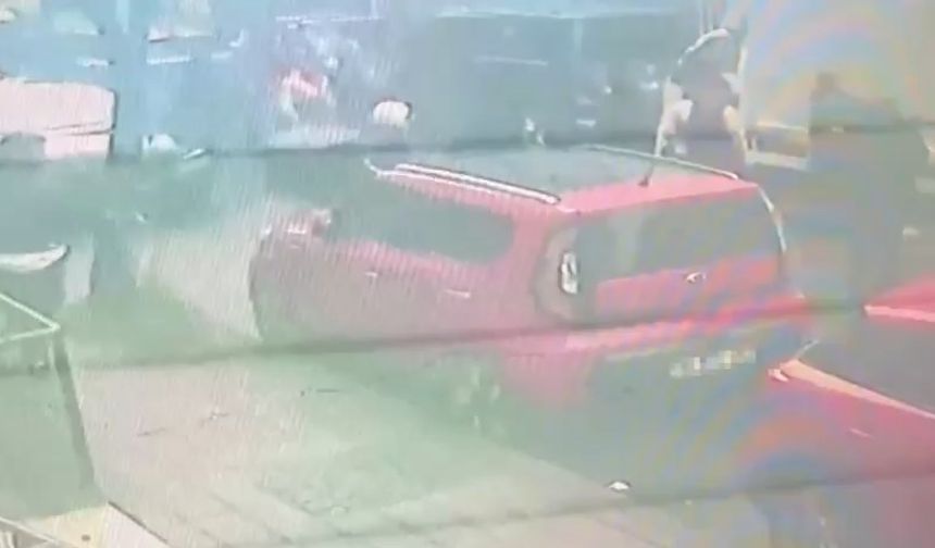 Beşiktaş'ta park yeri nedeniyle tartıştığı sürücüyü silahla öldürdü; yakınları saldırganı darbetti