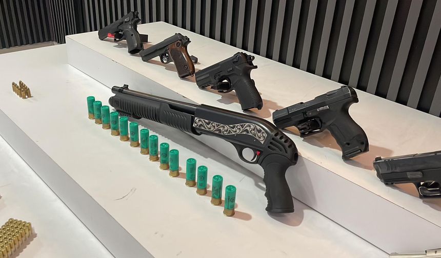 İstanbul merkezli 7 ilde düzenlenen operasyonda gözaltına alınan şüpheliler adliyeye sevk edildi