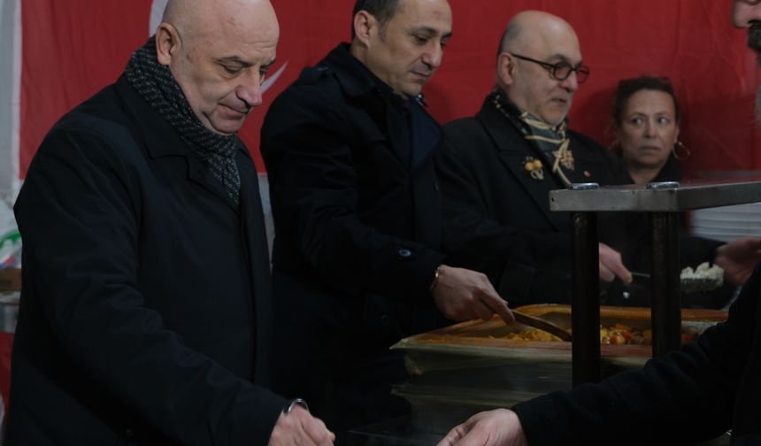 Beyoğlu’nda Ramazan Bereketi Paylaşılıyor