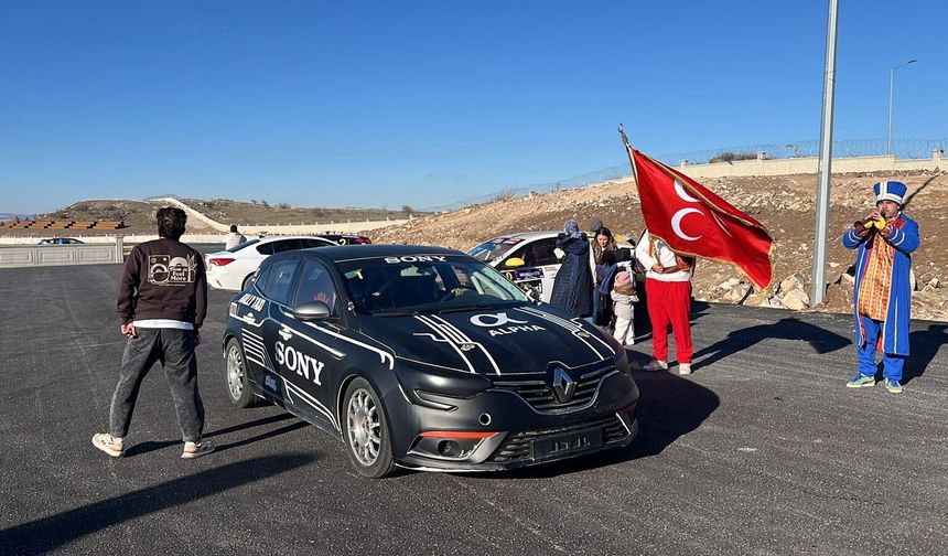 Nevşehir'de 8 Mart Dünya Kadınlar Günü'nde şalvarlı kadınlar co pilotluk yaptı