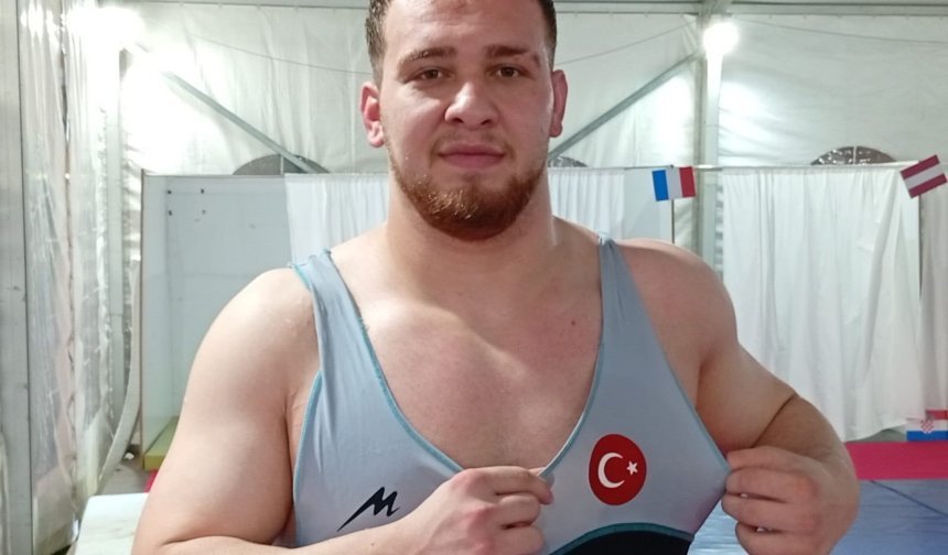 Milli güreşçi Hakan Büyükçıngıl, 125 kiloda Avrupa üçüncüsü oldu