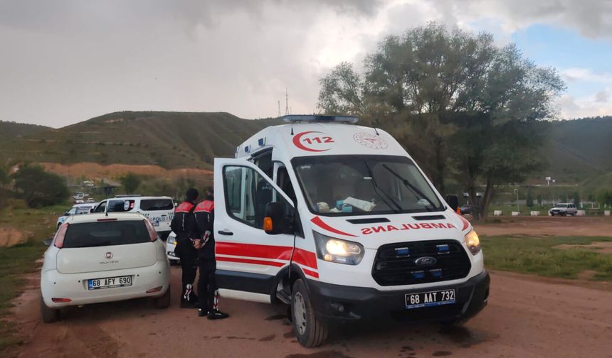 Alacak kavgasında ağabey bıçaklandı, kardeşi darbedildi