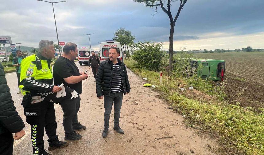 Çanakkale'de otobüs devrildi; 46 yaralı (2)