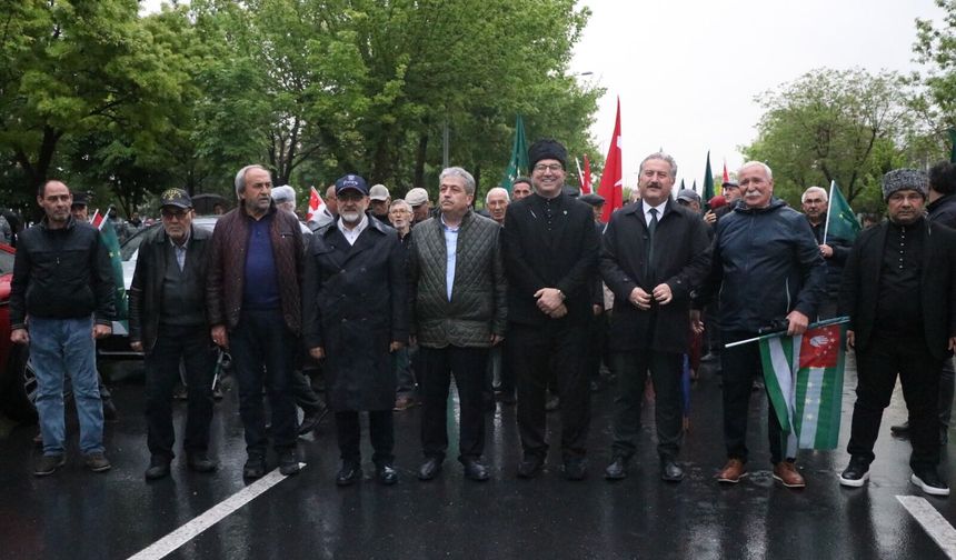 Çerkes Soykırımı ve Sürgünü'nün 162'nci yıldönümünde Kayseri'de anma yürüyüşü