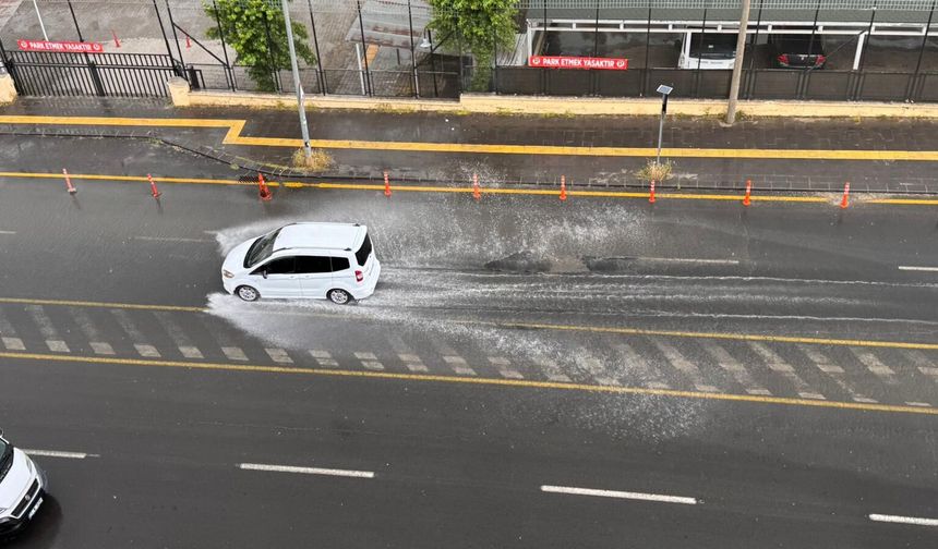 Diyarbakır'da sağanak ve dolu etkili oldu