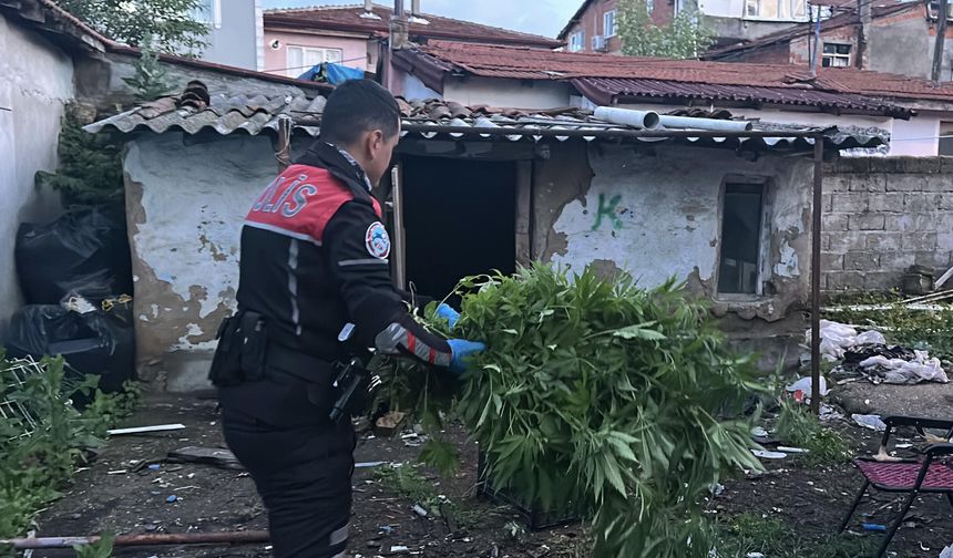 Edirne'de polisin 'dur' ihtarından kaçan şüpheli uyuşturucu ile yakalandı