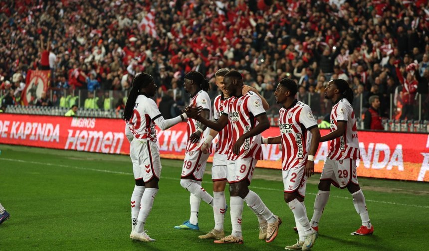 Galatasaray Samsunspor deplasmanında 4-1 ağır yenildi şok!