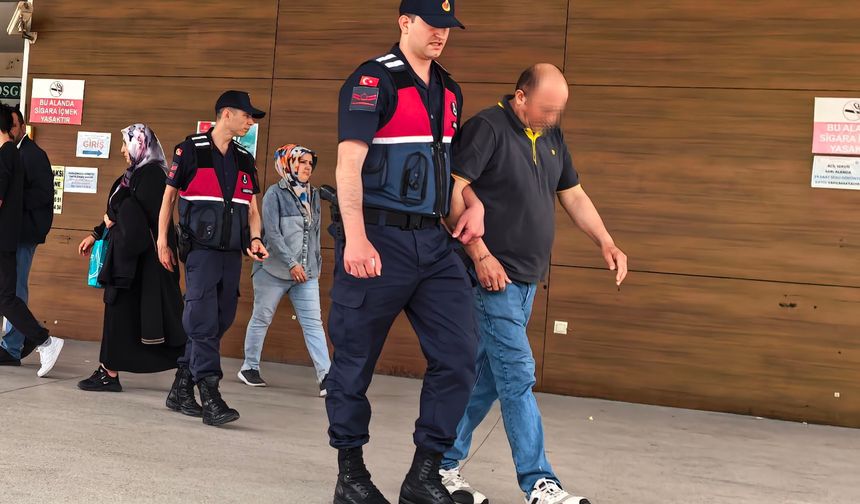 Hamamda müşterinin kredi kartını çalıp alışveriş yapan 2 şüpheliden 1'i tutuklandı