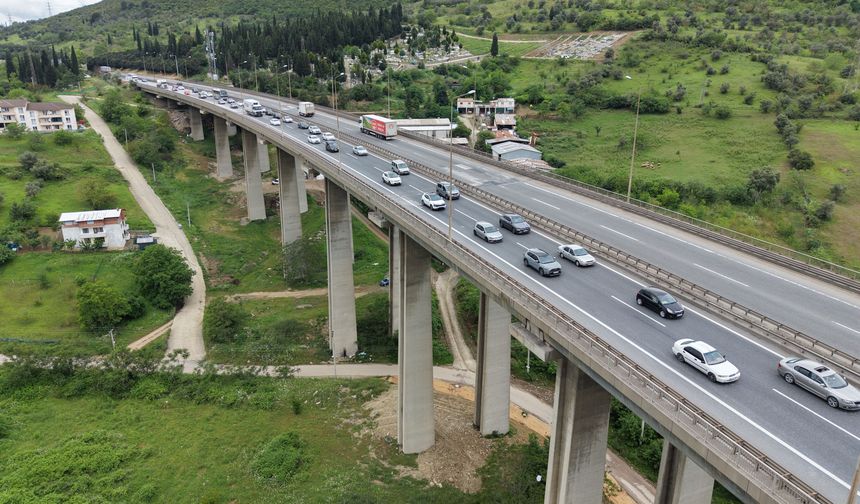 TEM'in Kocaeli geçişinde akıcı yoğunluk